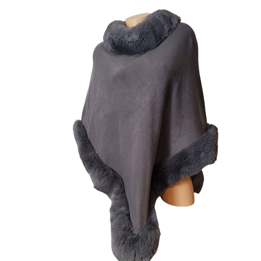 This & That Gray Faux Fur Trim Poncho Cape One Size